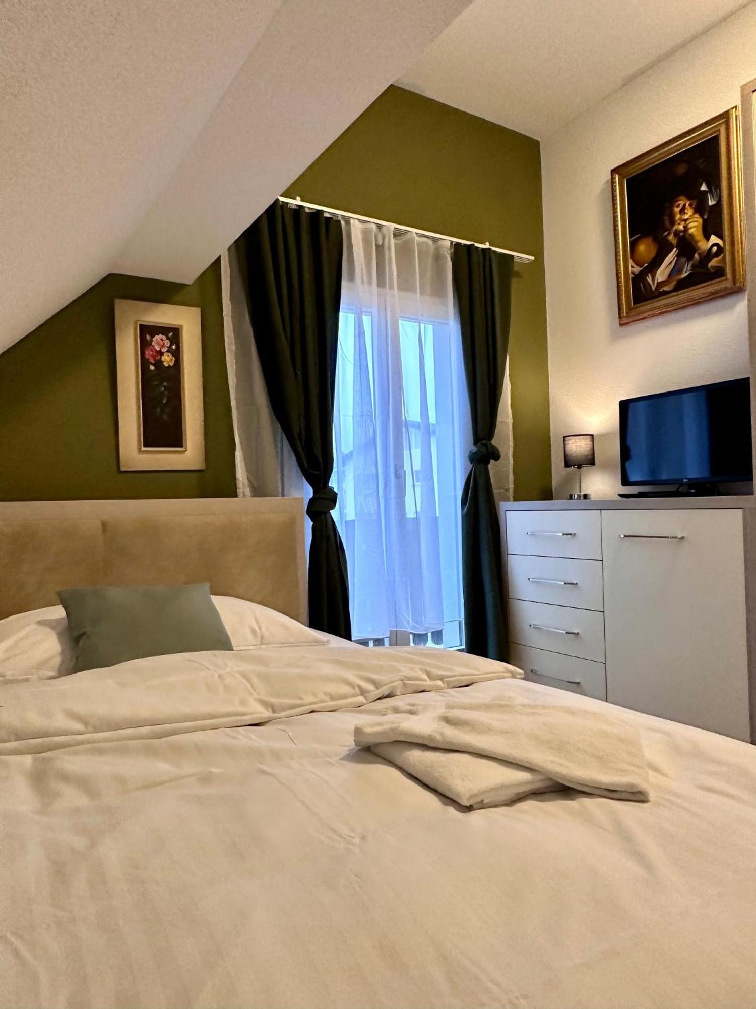 Welcome Hotel - Hellbuehl Self-Check-In Buitenkant foto